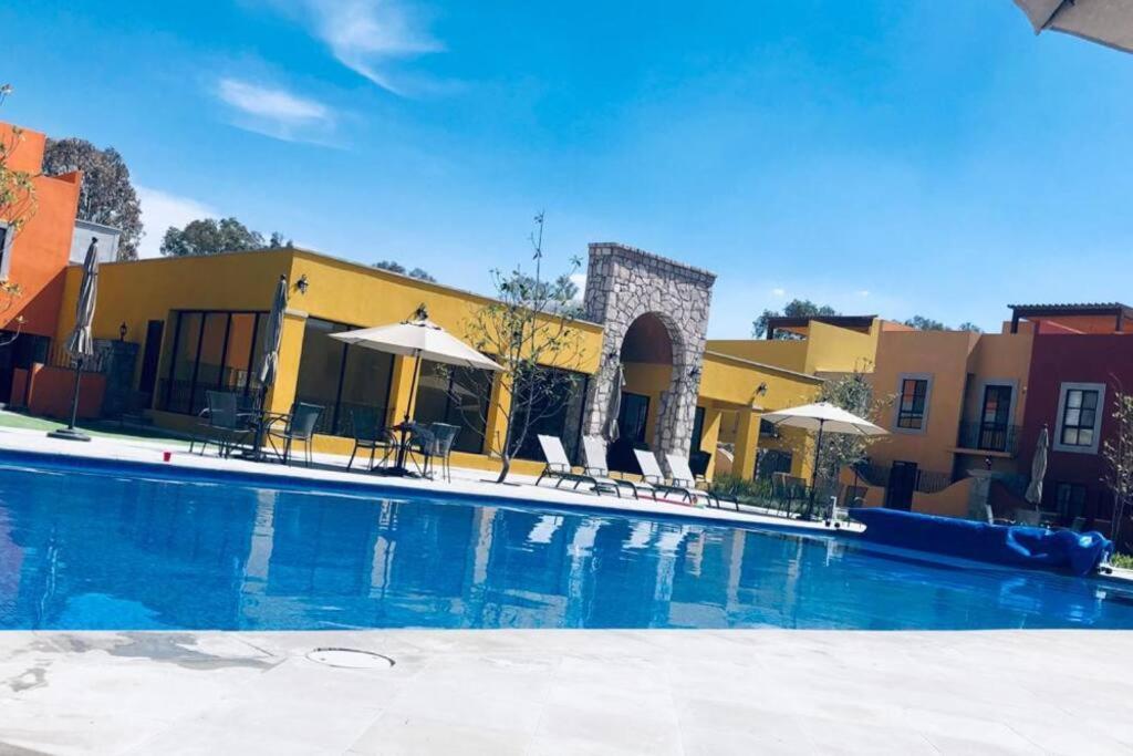 Depa En San Miguel De Allende Zirandaro Con Piscina Extérieur photo